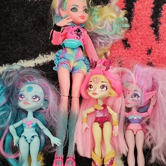 Monster High Dolls Set - 5 Total - Picture 4 of 5